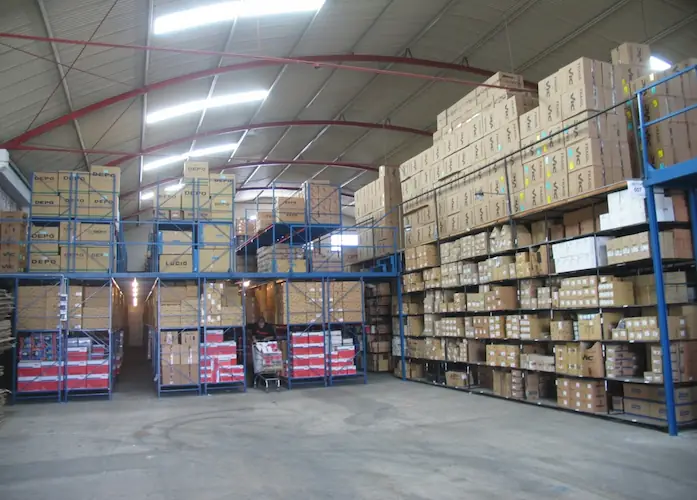 Distribuição de Equipamentos de Transporte