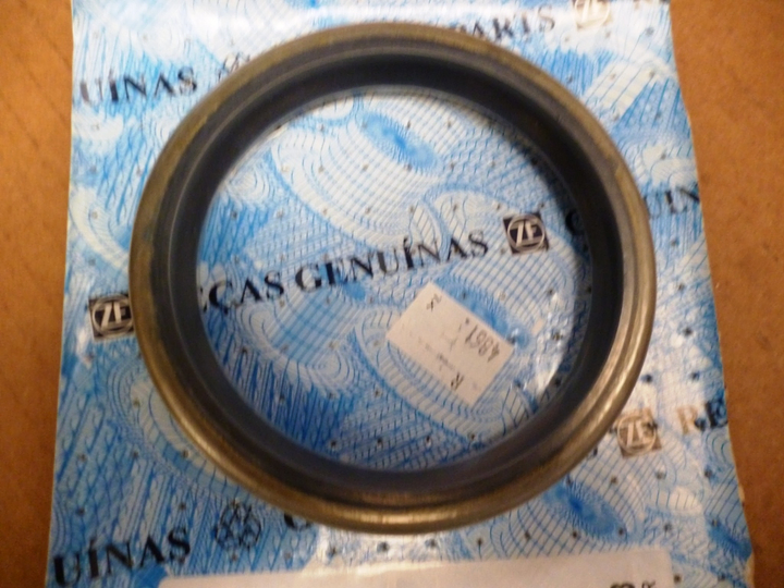 Reten ext. platina salida cc. 120/121 - Imagen principal