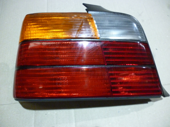 Faro trasero ambar rojo izq - Imagen principal