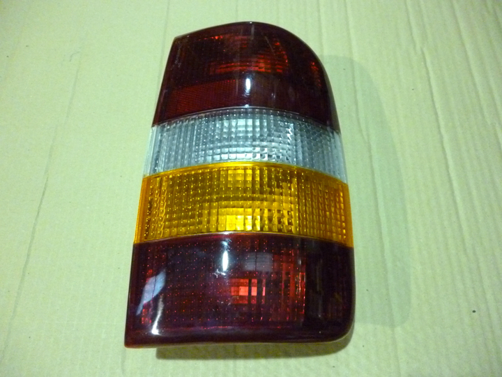 Faro trasero ambar (blazer) izq - Imagen principal