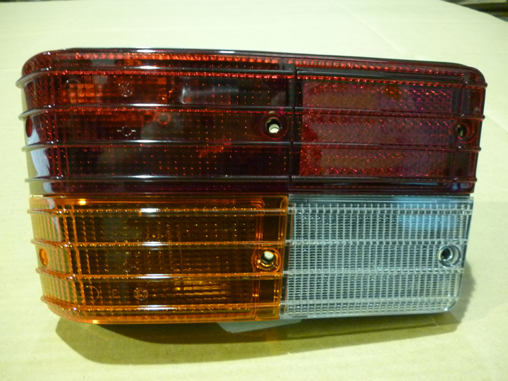 Faro trasero tricolor izq - Imagen principal