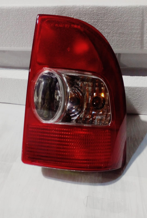 Faro trasero con portalampara der - Imagen principal