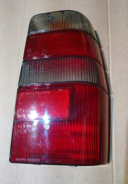 Acrilico f. trasero fume der - Imagen principal