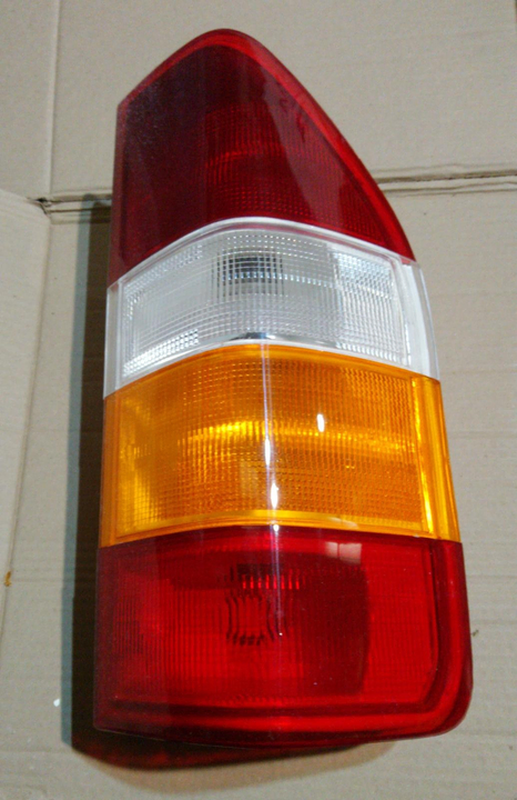 Faro trasero tricolor der - Imagen principal