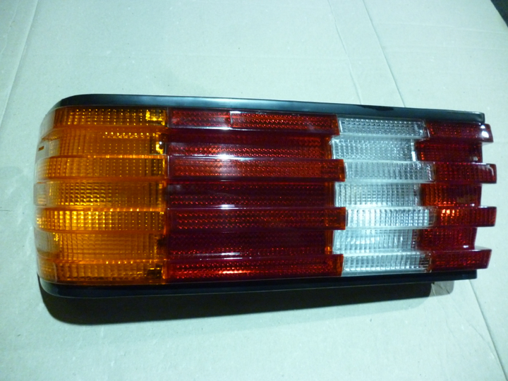 Faro trasero tricolor der - Imagen principal