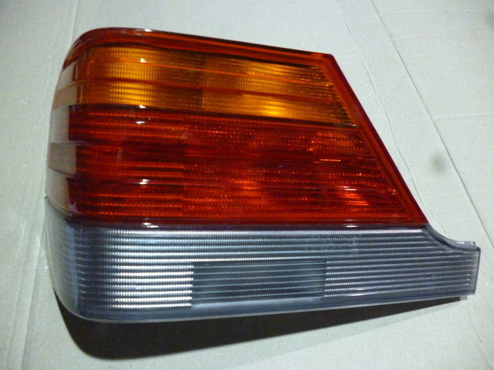 Faro trasero tricolor izq - Imagen principal