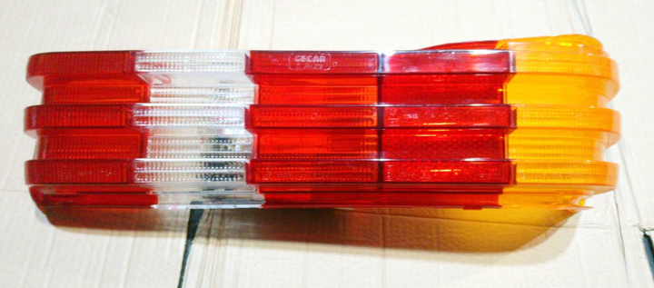 Acrilico f. trasero der - Imagen principal