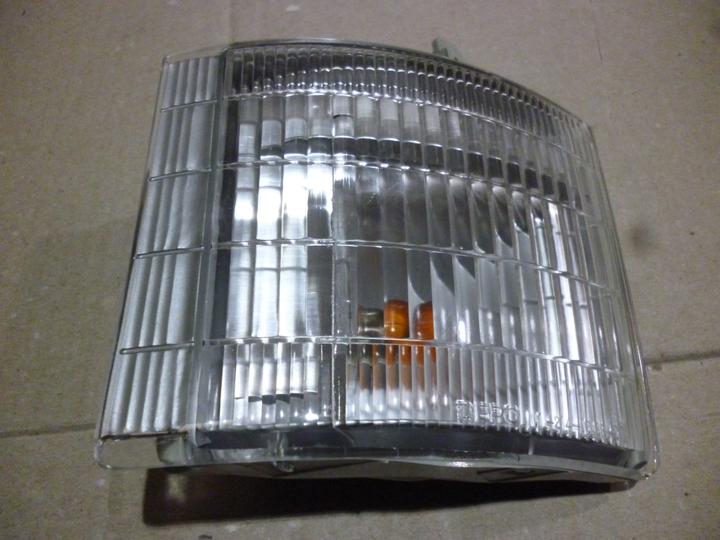 Faro posicion cristal der - Imagen principal