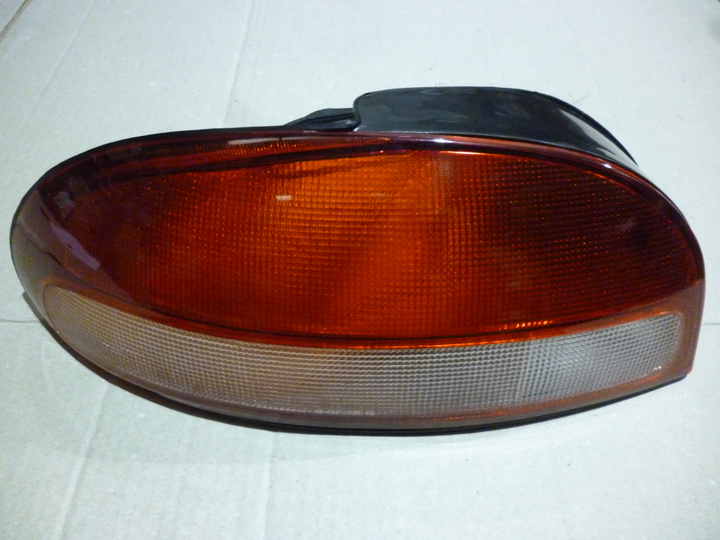 Faro trasero ambar rojo izq - Imagen principal