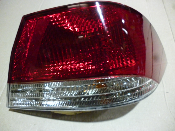 Faro trasero cristal rojo der - Imagen principal