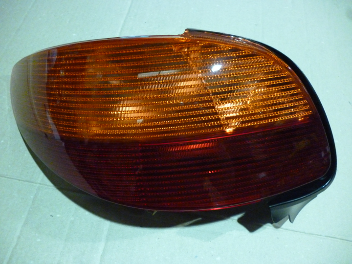 Faro trasero ambar rojo izq - Imagen principal