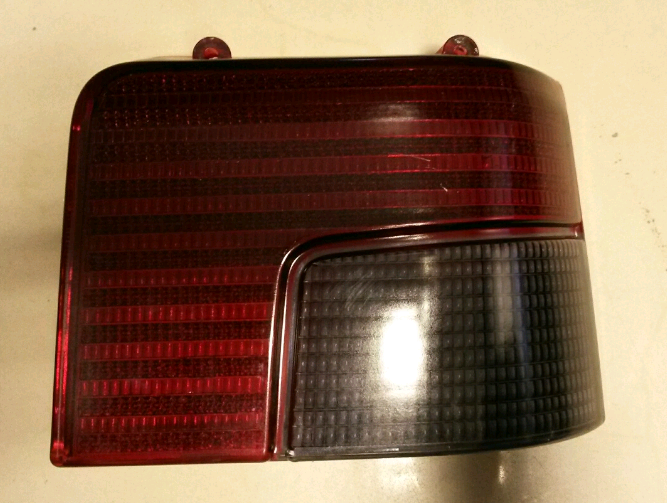 Acrilico f. trasero fume der - Imagen principal