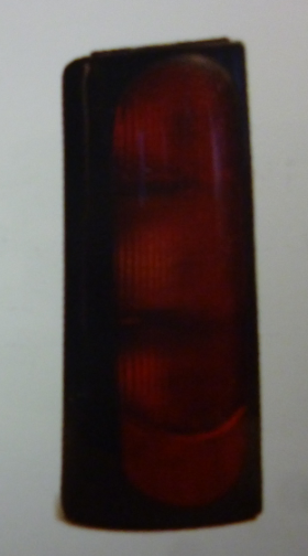 Faro trasero rojo fume izq - Imagen principal