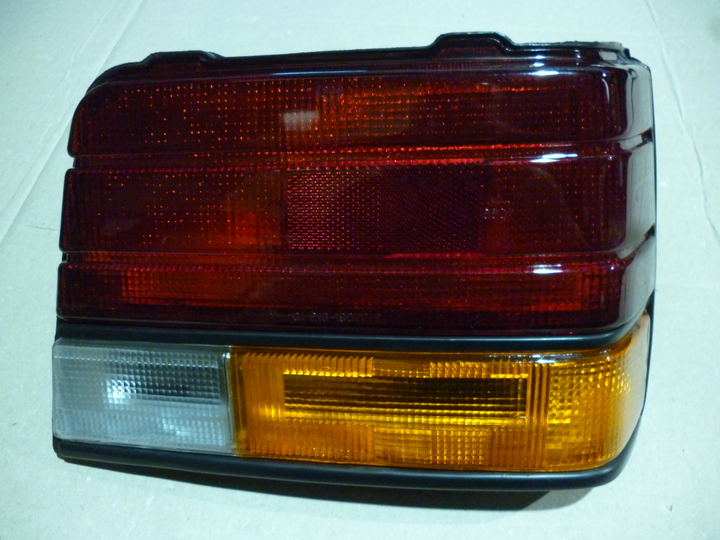 Faro trasero tricolor der - Imagen principal