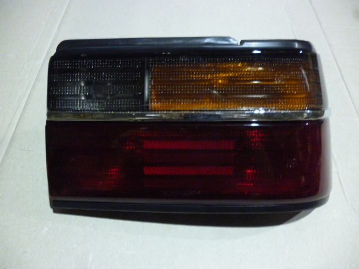 Faro trasero tricolor m/cromado der - Imagen principal