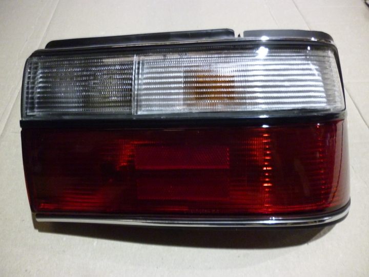 Faro trasero cristal rojo c/señ. cristal f/negro der - Imagen principal