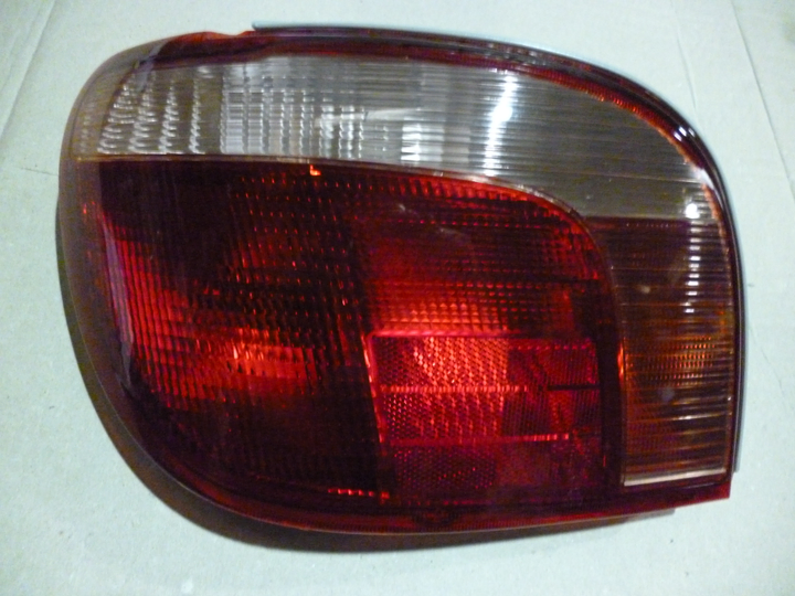 Faro trasero cristal rojo 3/5 ptas. izq - Imagen principal