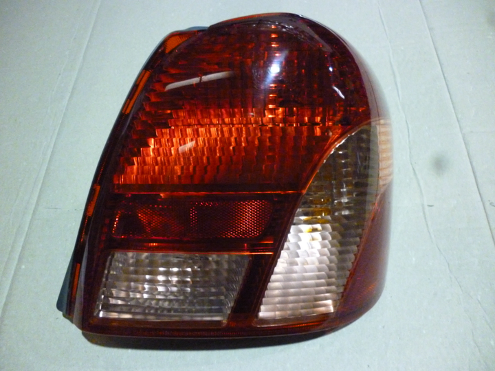 Faro trasero cristal rojo 4 ptas. der - Imagen principal