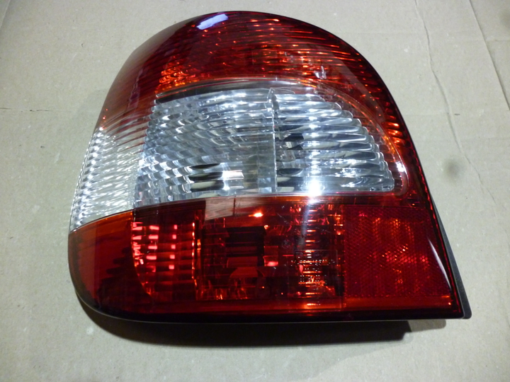 Faro trasero cristal rojo izq - Imagen principal