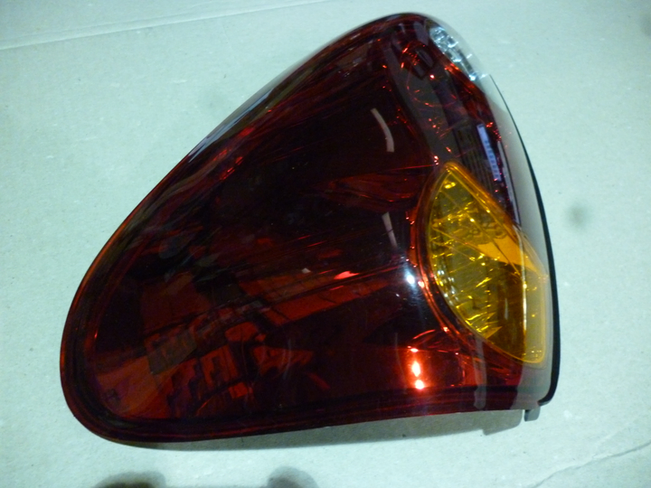 Faro trasero tricolor der - Imagen principal