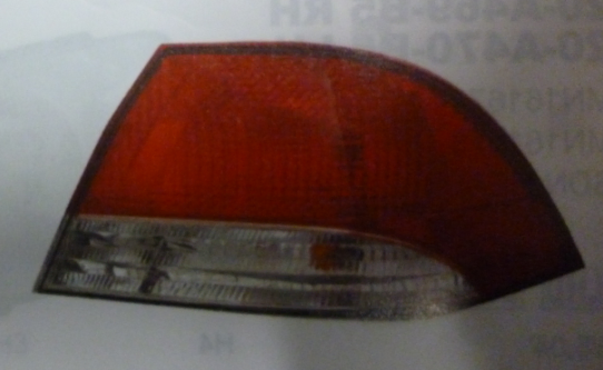 Faro trasero cristal rojo der - Imagen principal