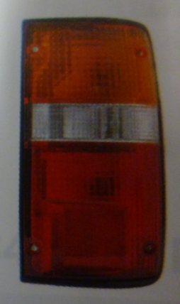 Faro trasero tricolor 4 tor der - Imagen principal