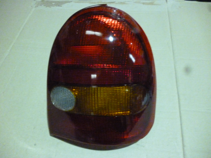 Faro trasero cristal 3 puertas der - Imagen principal