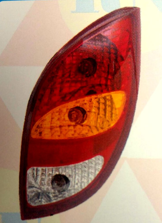 Faro trasero tricolor c/tapa c/luz m/atras der - Imagen principal