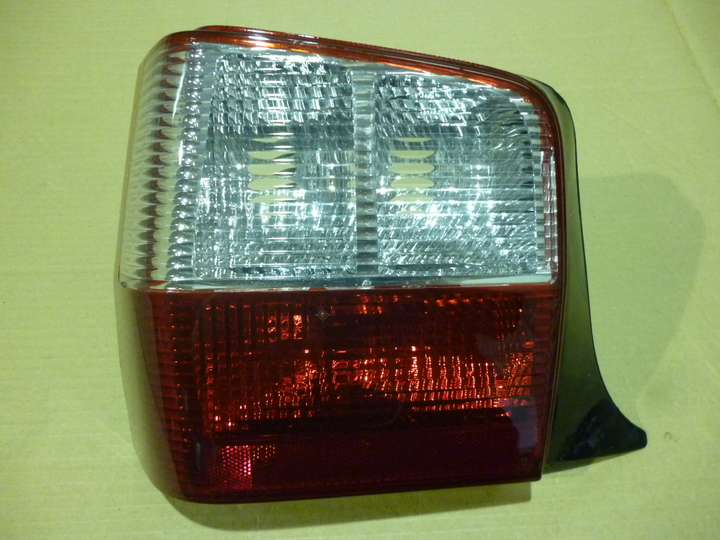 Faro trasero cristal rojo izq - Imagen principal