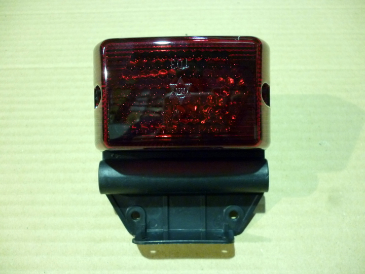 Faro lateral rectang. rojo sop. flexible i/d - Imagen principal