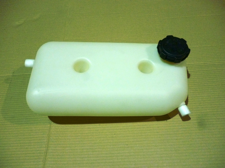 Tanque agua circulacion radiador c/tapa sc 112/113/142/143 - Imagen principal