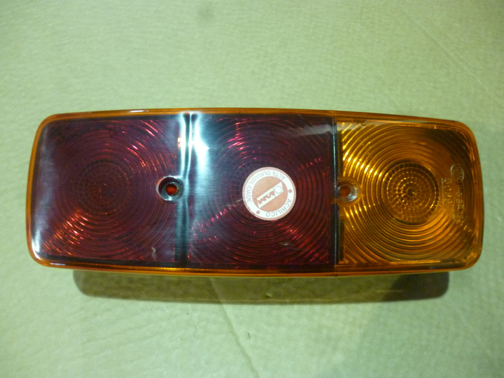 Faro trasero ambar rojo vidrio liso c/vigia plastico i/d - Imagen principal