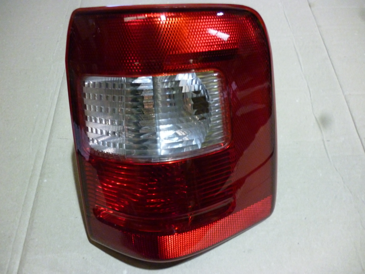 Faro trasero cristal rojo der - Imagen principal