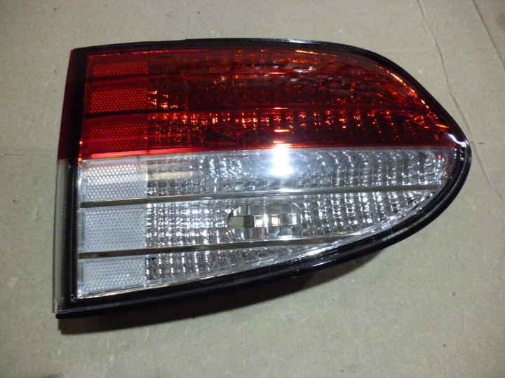Faro trasero cristal rojo m/negro interior der - Imagen principal