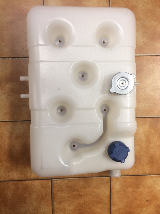 Tanque agua circulacion radiador c/sensor m.benz 1620-1721 - Imagen principal