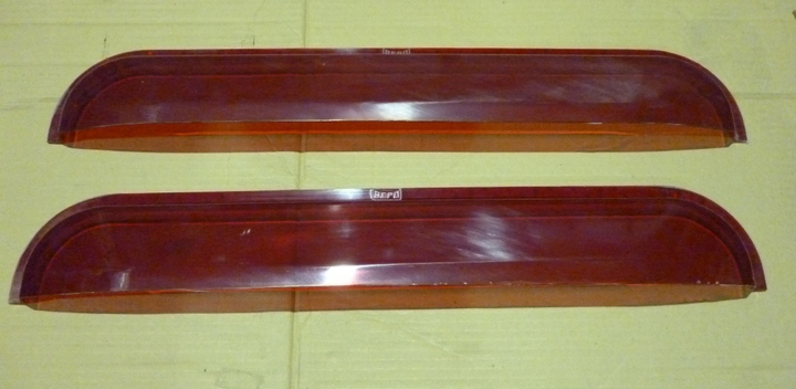 Gotero puerta (jgo) policarbonato rojo mb 709-1618-1938 - Imagen principal