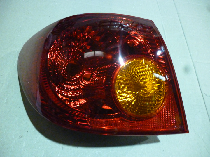 Faro trasero con señalero ambar izq - Imagen principal