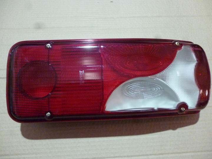 Faro trasero s/connect c/conexion original der - Imagen principal
