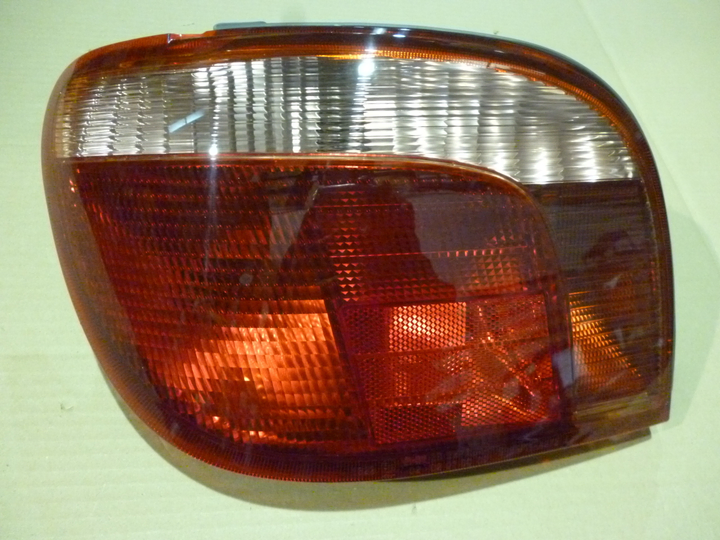 Faro trasero cristal rojo 3/5 ptas. izq - Imagen principal