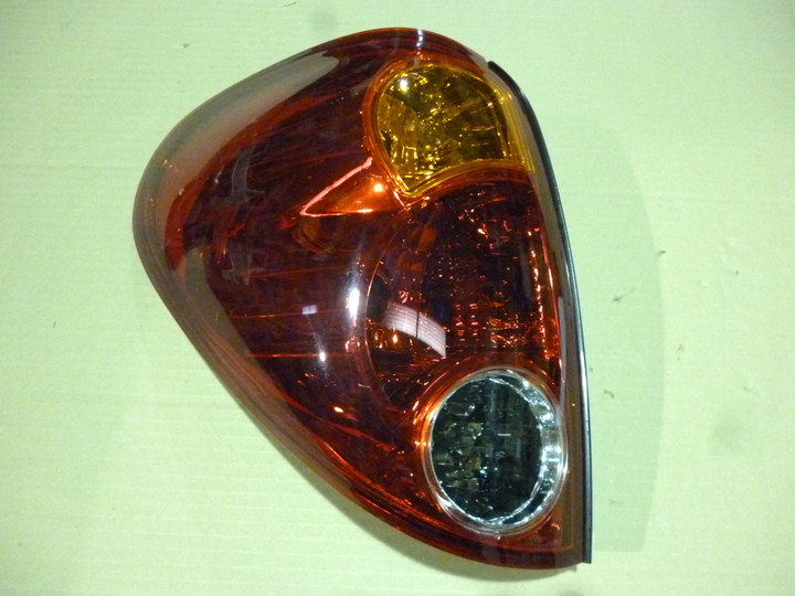 Faro trasero tricolor izq - Imagen principal