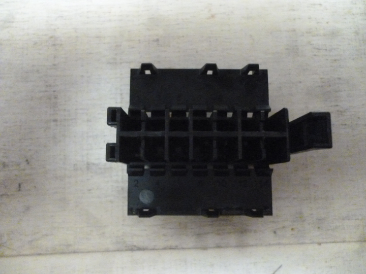 Conector 14 polos p/conectar selectora de marchas c.c.aut ecom 4 - Imagen principal