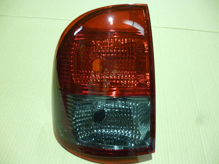 Faro trasero fume izq - Imagen principal