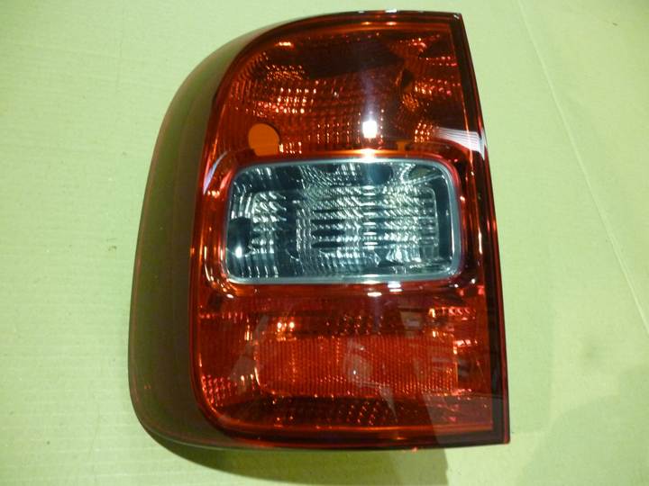 Faro trasero fume izq - Imagen principal