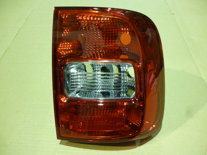 Faro trasero.rojo/cristal der - Imagen principal