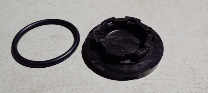 Tapa plastico tanque auxiliar - Vista 2