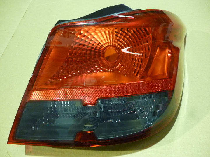 Faro trasero fume der - Imagen principal