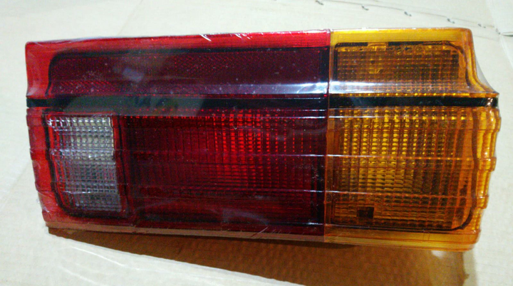 Faro trasero tricolor m/atras der - Imagen principal