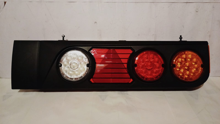 Faro trasero carga general modelo antiguo der - Imagen principal