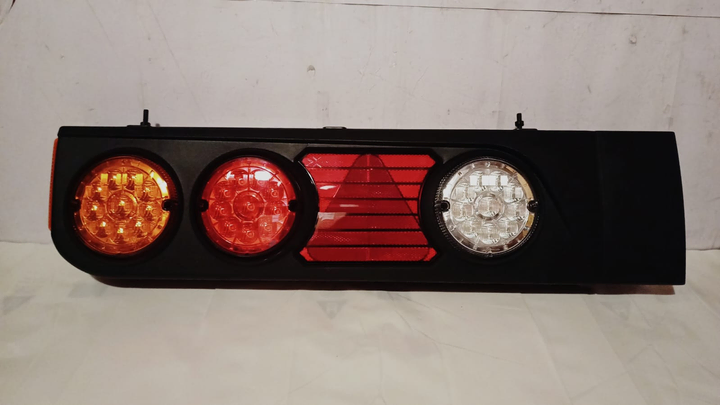 Faro trasero carga general modelo antiguo izq - Imagen principal