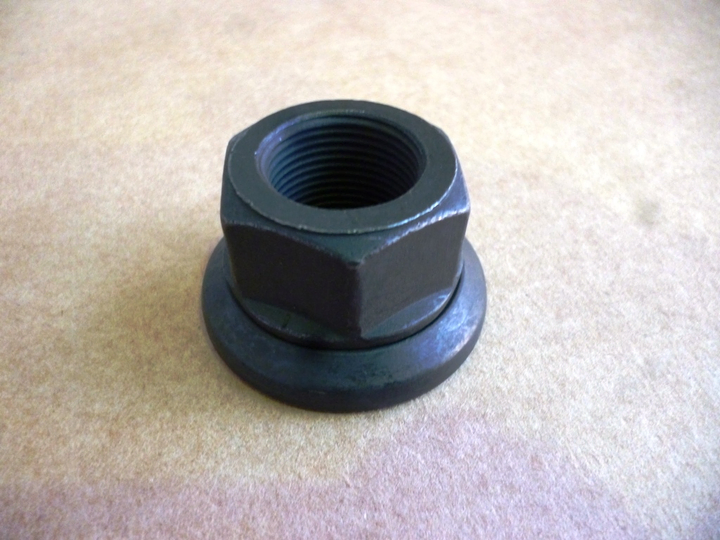 Tuerca sextavada rueda m22 x 1.5 (dado 32) para 3er eje camion - Imagen principal